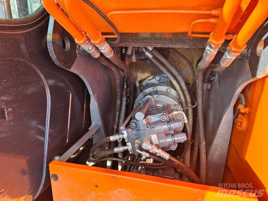 Hitachi ZX 130 Kāpurķēžu ekskavatori
