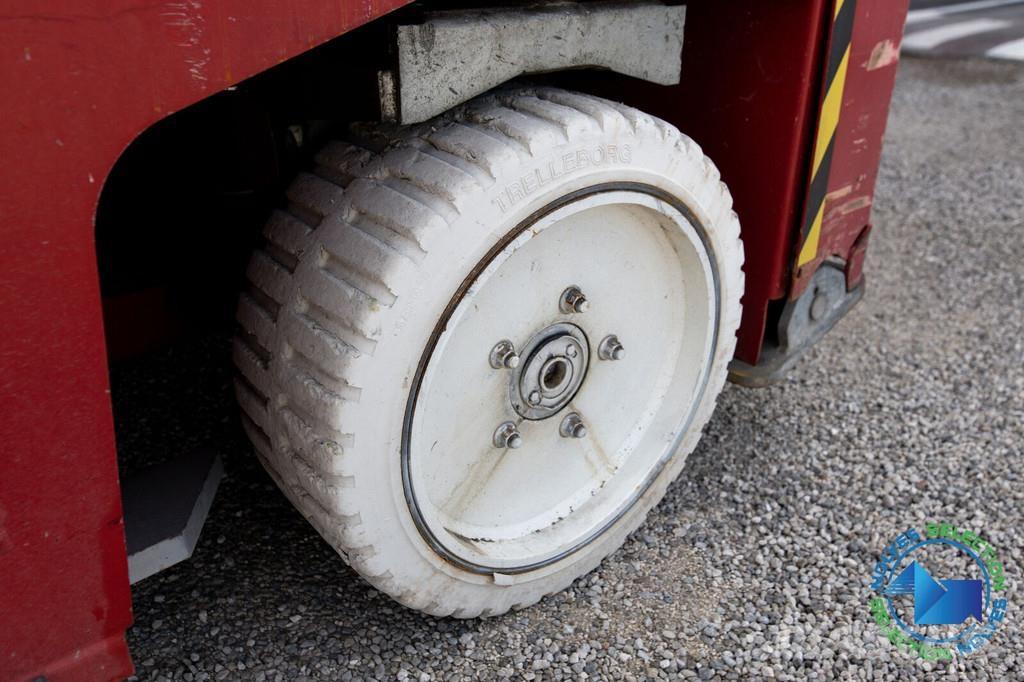 PB S225-12 Šķerveida pacēlāji