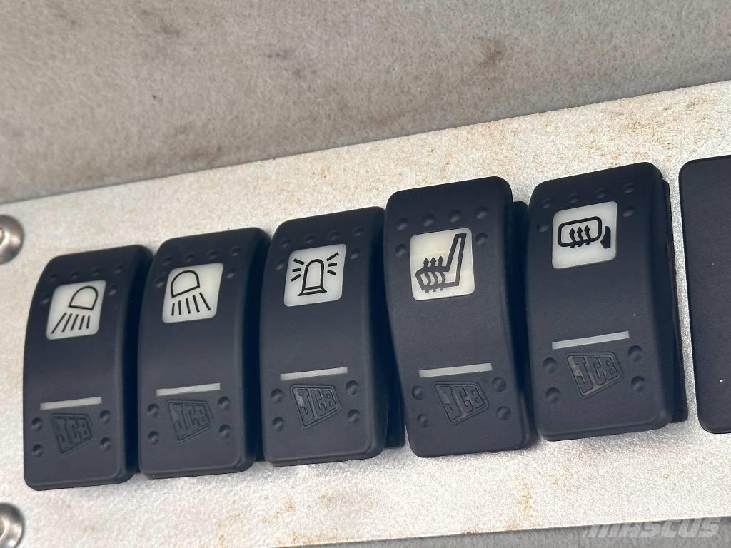JCB 426 E Iekrāvēji uz riteņiem