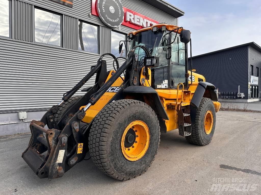 JCB 426 E Iekrāvēji uz riteņiem