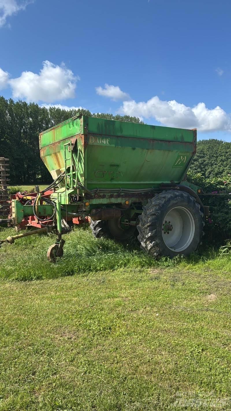  GÜSTROWER D 045 Minerālmēslu izkliedētāji