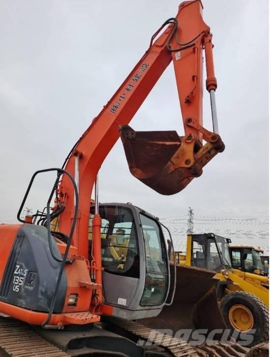 Hitachi ZX 135 US Kāpurķēžu ekskavatori