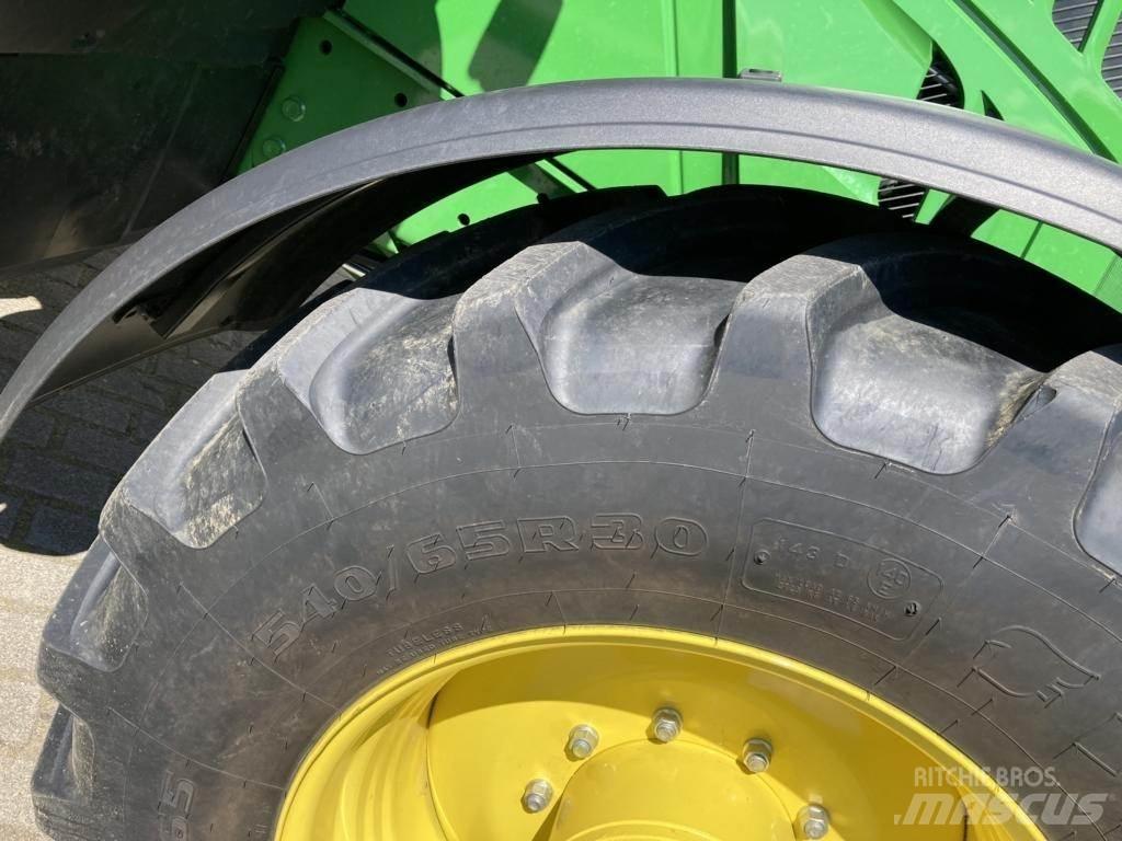 John Deere 6195M Traktori