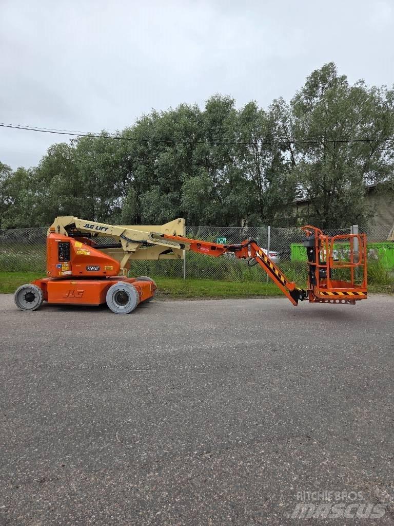 JLG E 400 AJPN Strēles pacēlāji