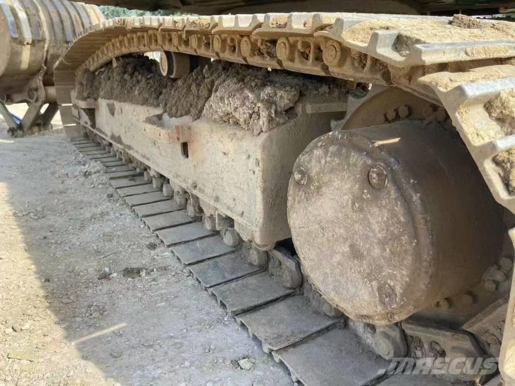 Komatsu PC 200 Kāpurķēžu ekskavatori