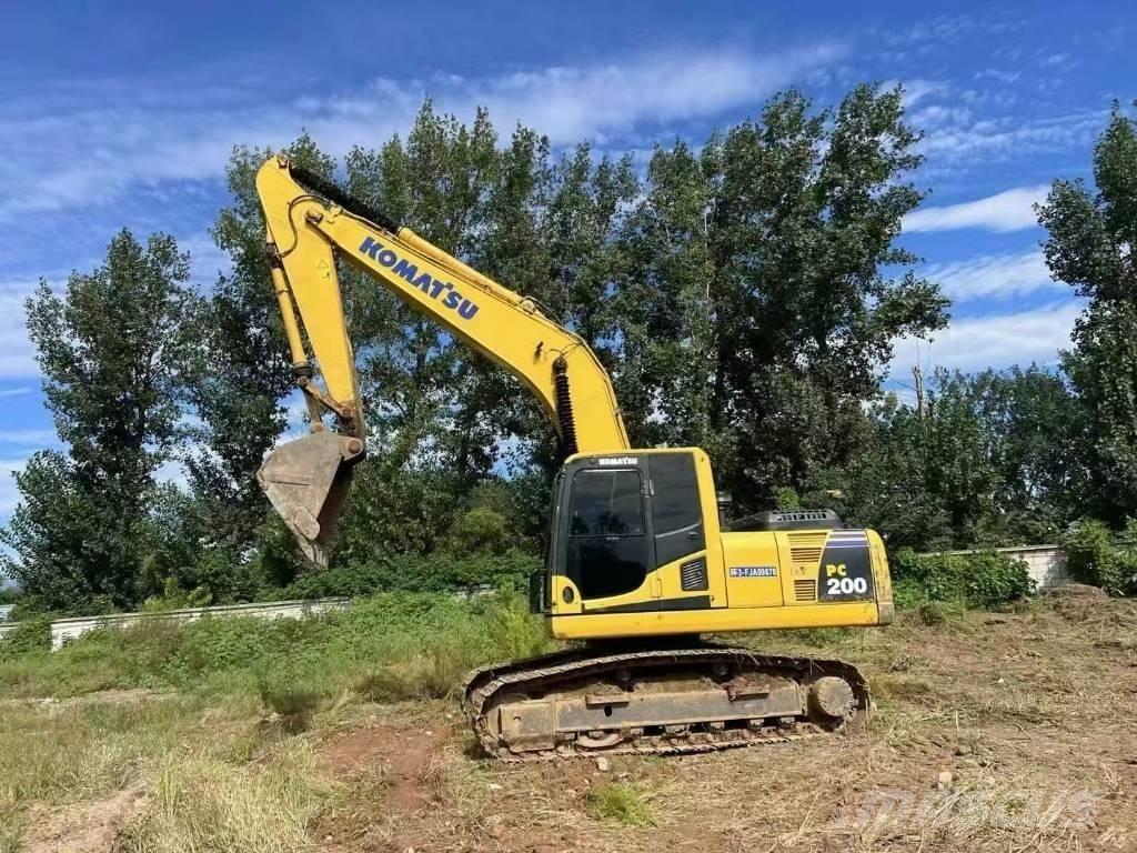 Komatsu PC 200 Kāpurķēžu ekskavatori