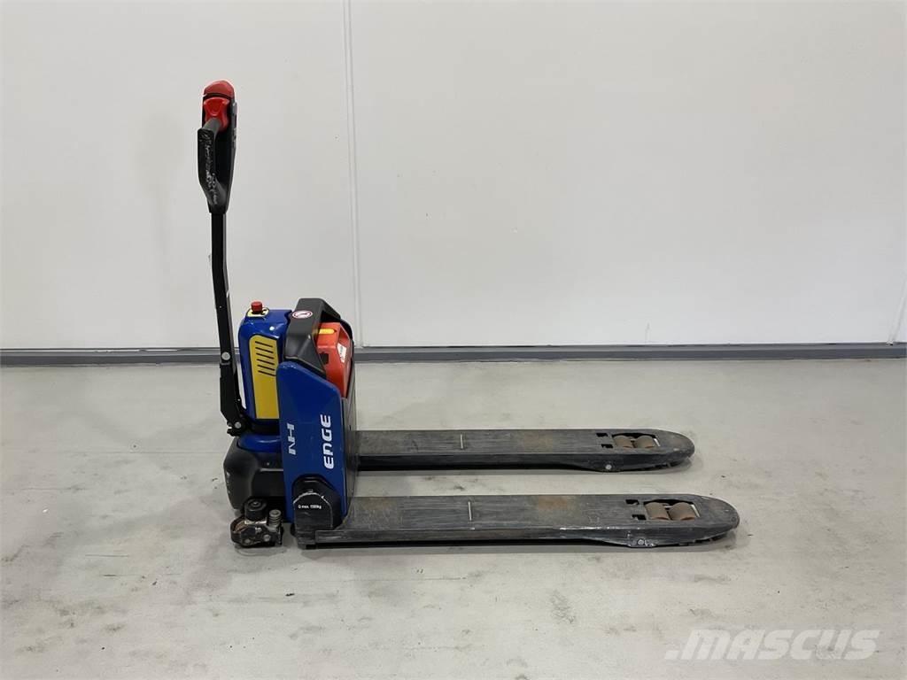 NH SKP1500E Zemie palešu pacēlāji
