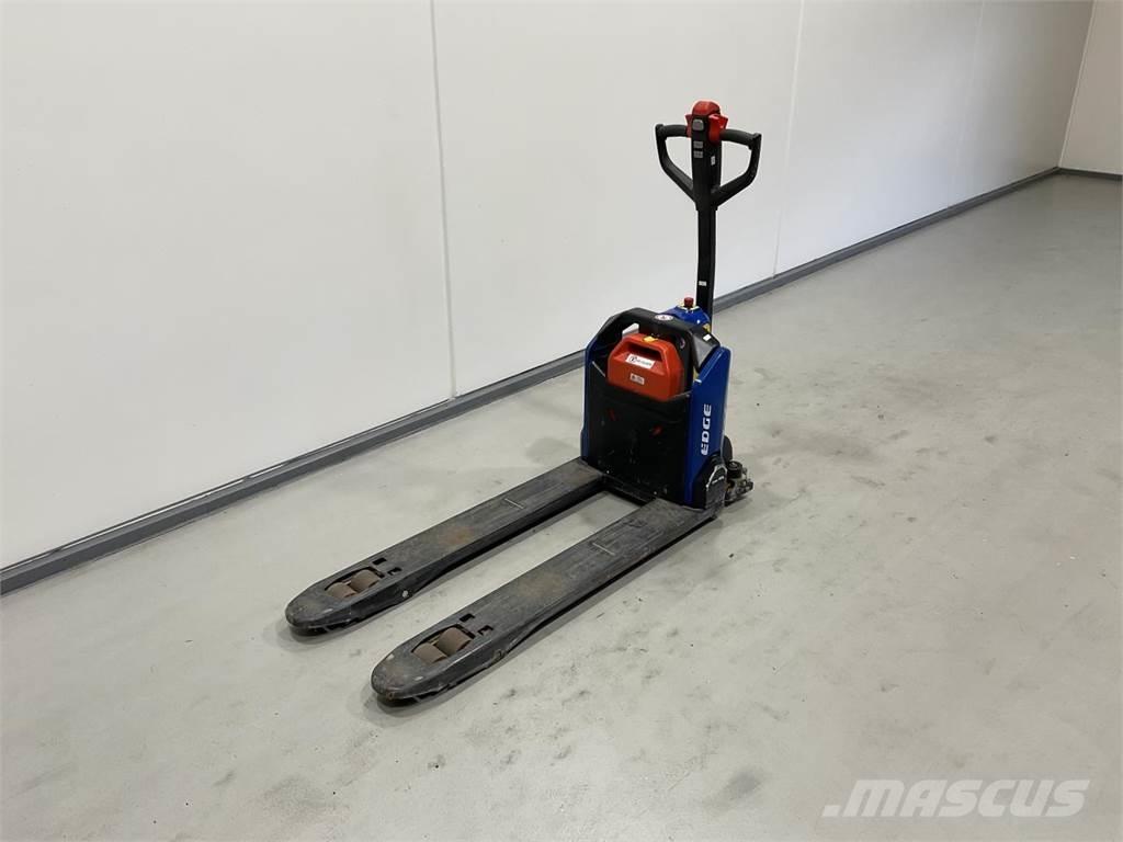 NH SKP1500E Zemie palešu pacēlāji