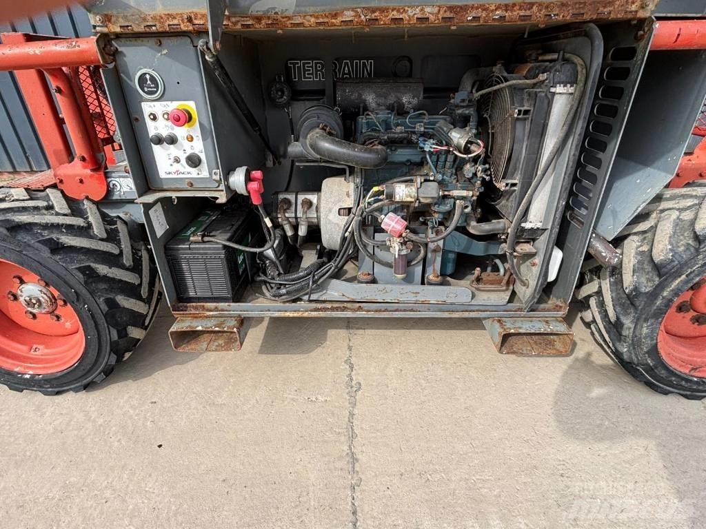 SkyJack SJ 6832 RT Šķerveida pacēlāji