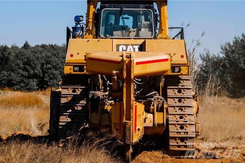 CAT D10T Kāpurķēžu buldozeri