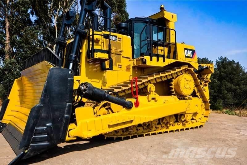 CAT D10T Kāpurķēžu buldozeri