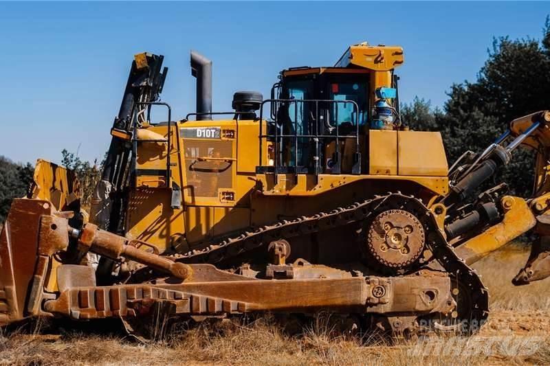 CAT D10T Kāpurķēžu buldozeri
