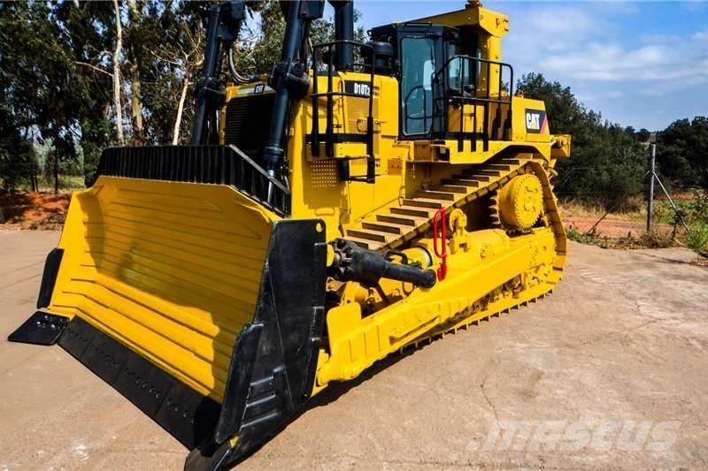 CAT D10T Kāpurķēžu buldozeri