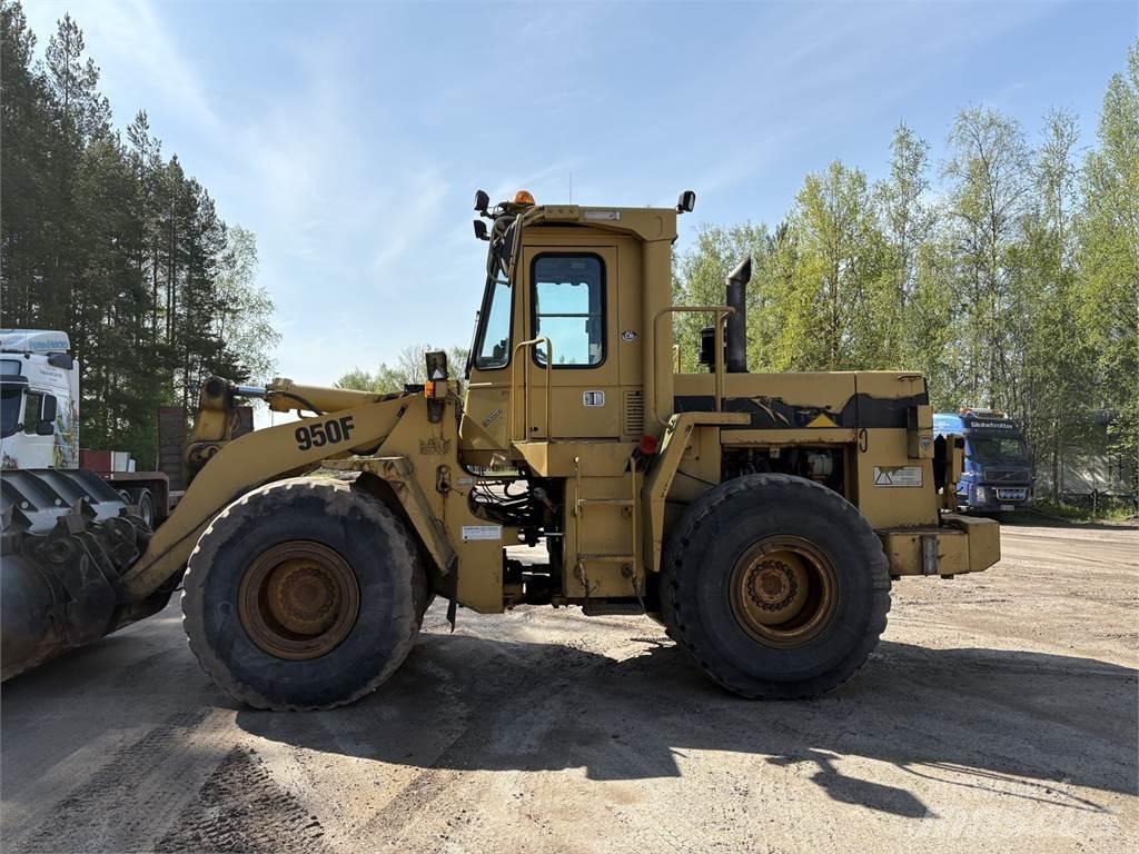 CAT 950F Iekrāvēji uz riteņiem