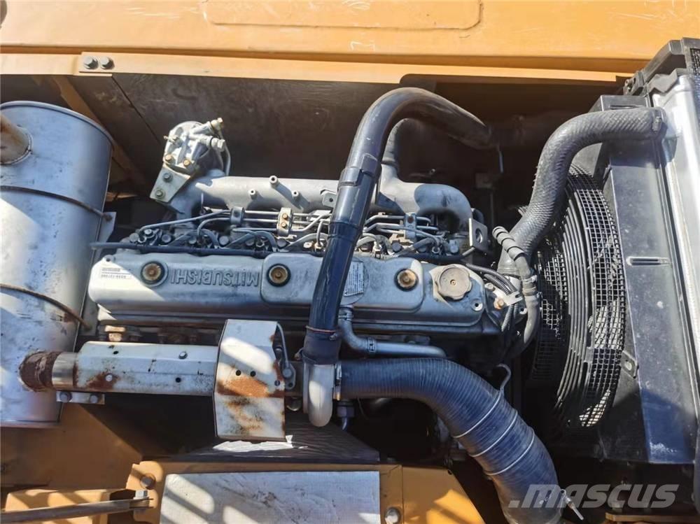 Sany SY215-9 Kāpurķēžu ekskavatori