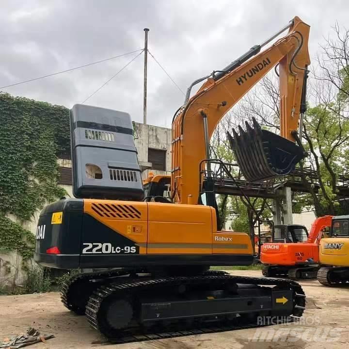 Hyundai R220LC-9S Kāpurķēžu ekskavatori
