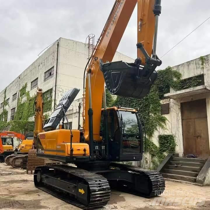 Hyundai R220LC-9S Kāpurķēžu ekskavatori