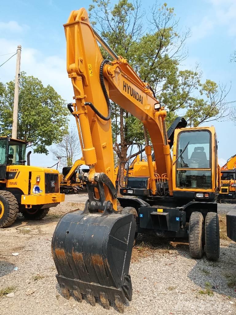Hyundai R150W Ekskavatori uz riteņiem
