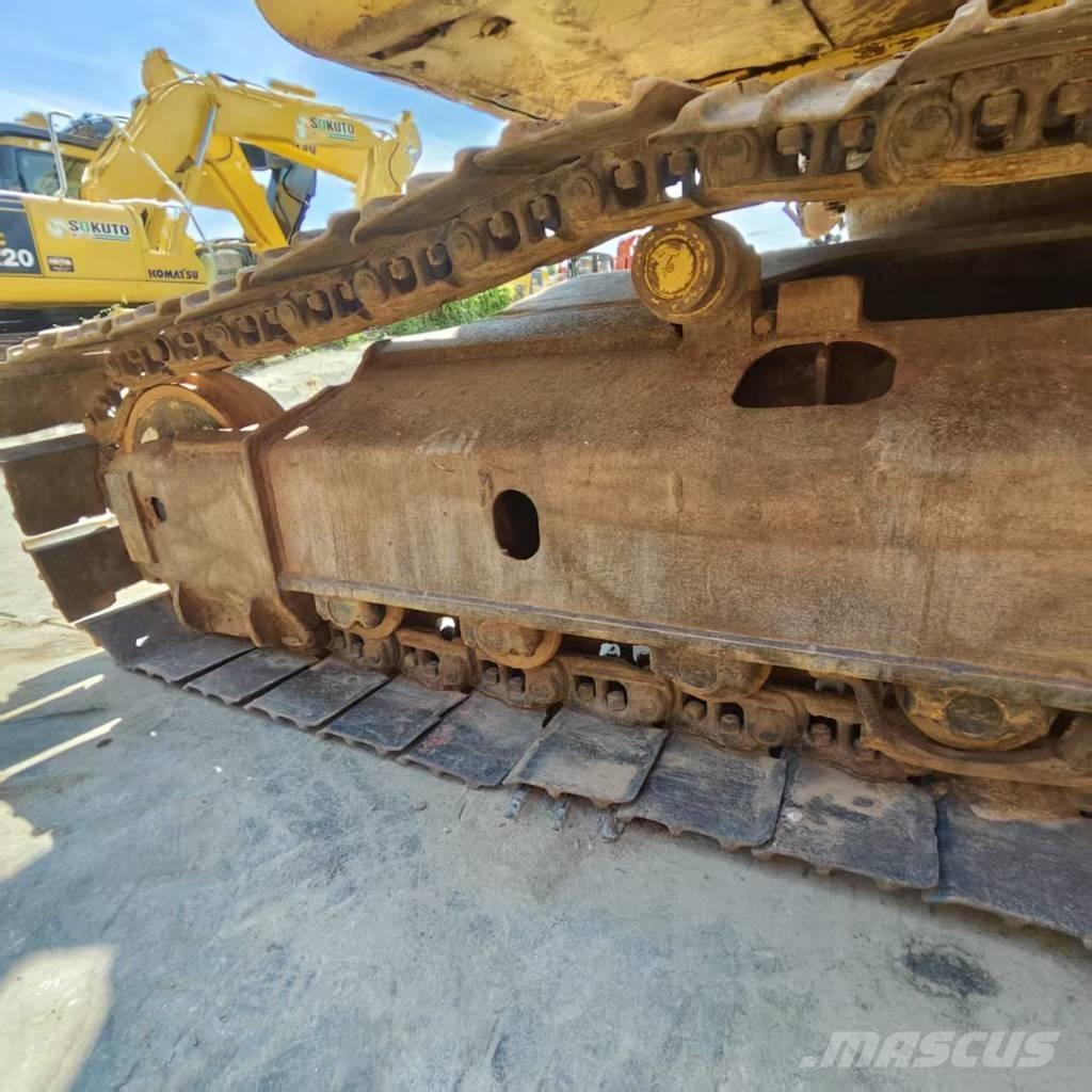 Komatsu PC 240 LC-7 Kāpurķēžu ekskavatori