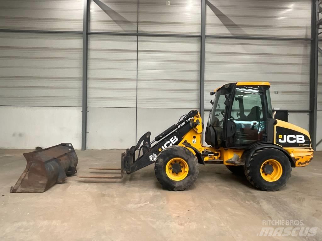 JCB 406 B Iekrāvēji uz riteņiem