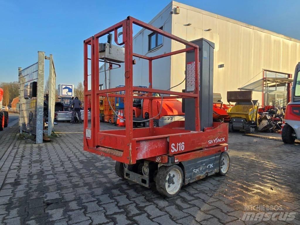 SkyJack SJ 16 Vertikālie pacēlāji