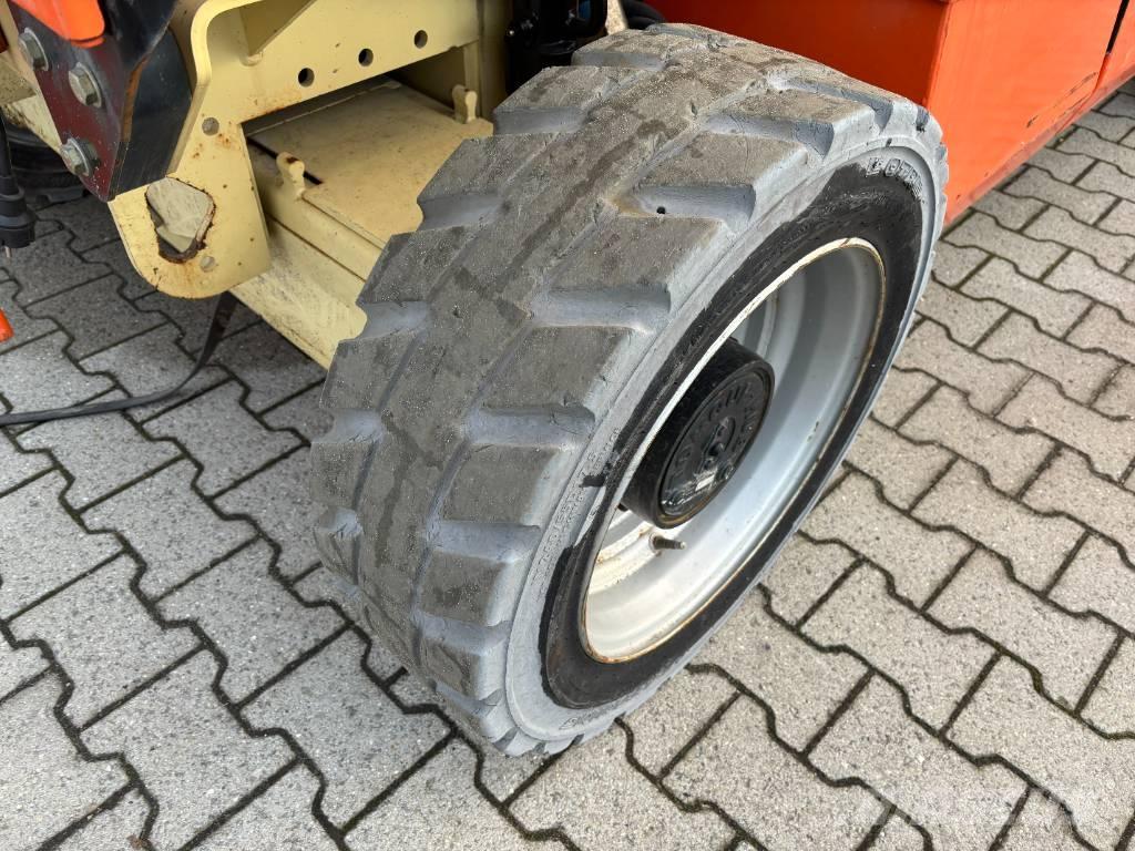 JLG 4069 LE Šķerveida pacēlāji