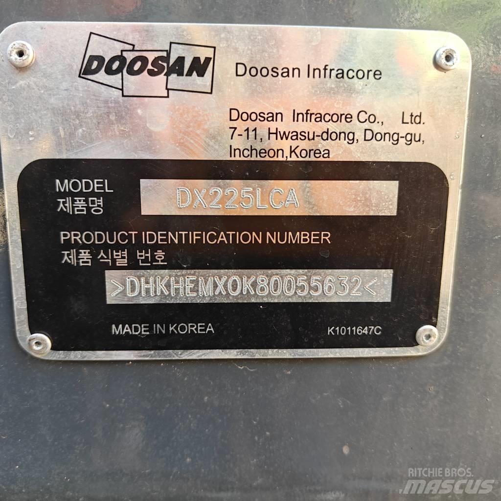 Doosan DX 225 LCA Kāpurķēžu ekskavatori