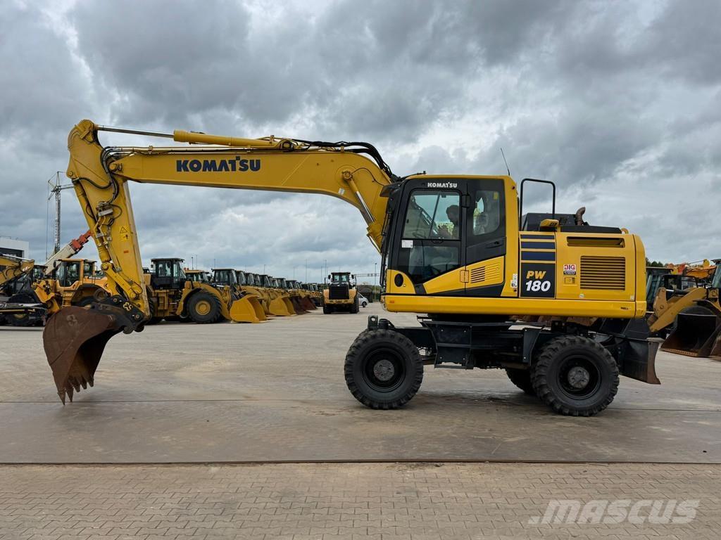 Komatsu PW180-11 Ekskavatori uz riteņiem