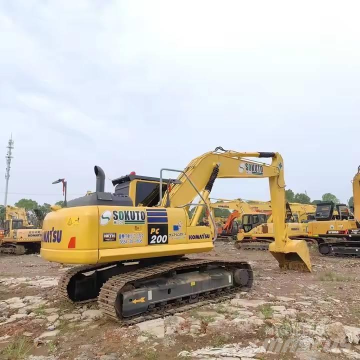 Komatsu PC200 Vidēja lieluma ekskavatori 7 t - 12 t