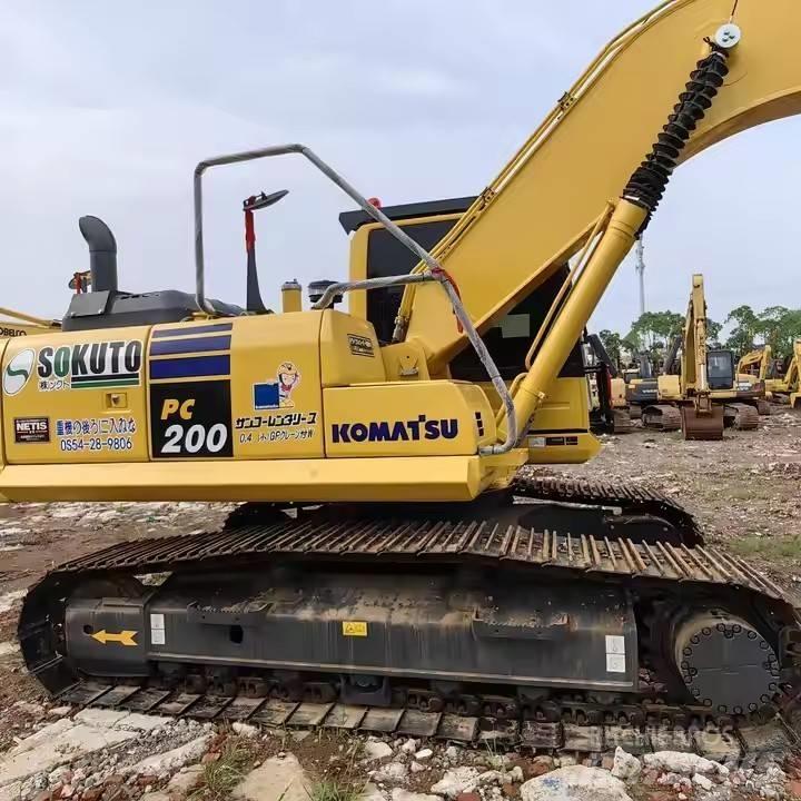 Komatsu PC200 Vidēja lieluma ekskavatori 7 t - 12 t