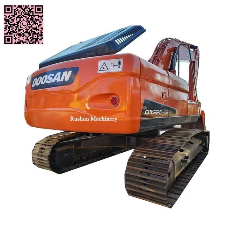 Doosan DX 225 LC Kāpurķēžu ekskavatori