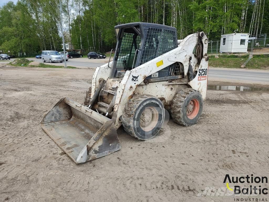 Bobcat S 250 Lietoti riteņu kompaktiekrāvēji