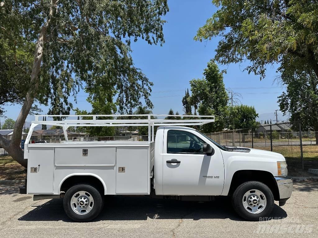 Chevrolet 2500 HD Vieglais kravas automobilis/izkraušana no sāniem