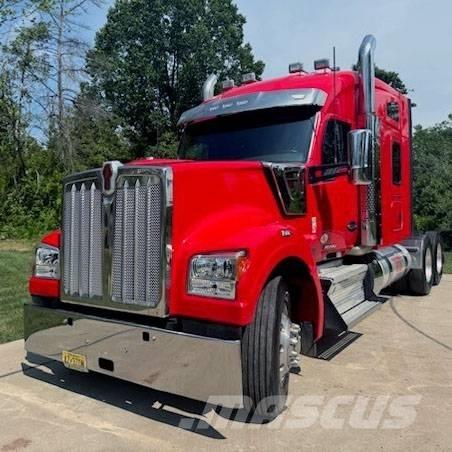 Kenworth W 990 Vilcēji
