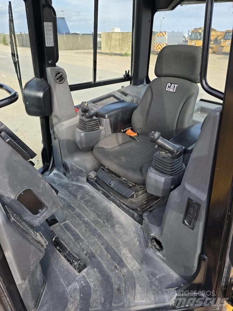CAT D 3 LGP Kāpurķēžu buldozeri