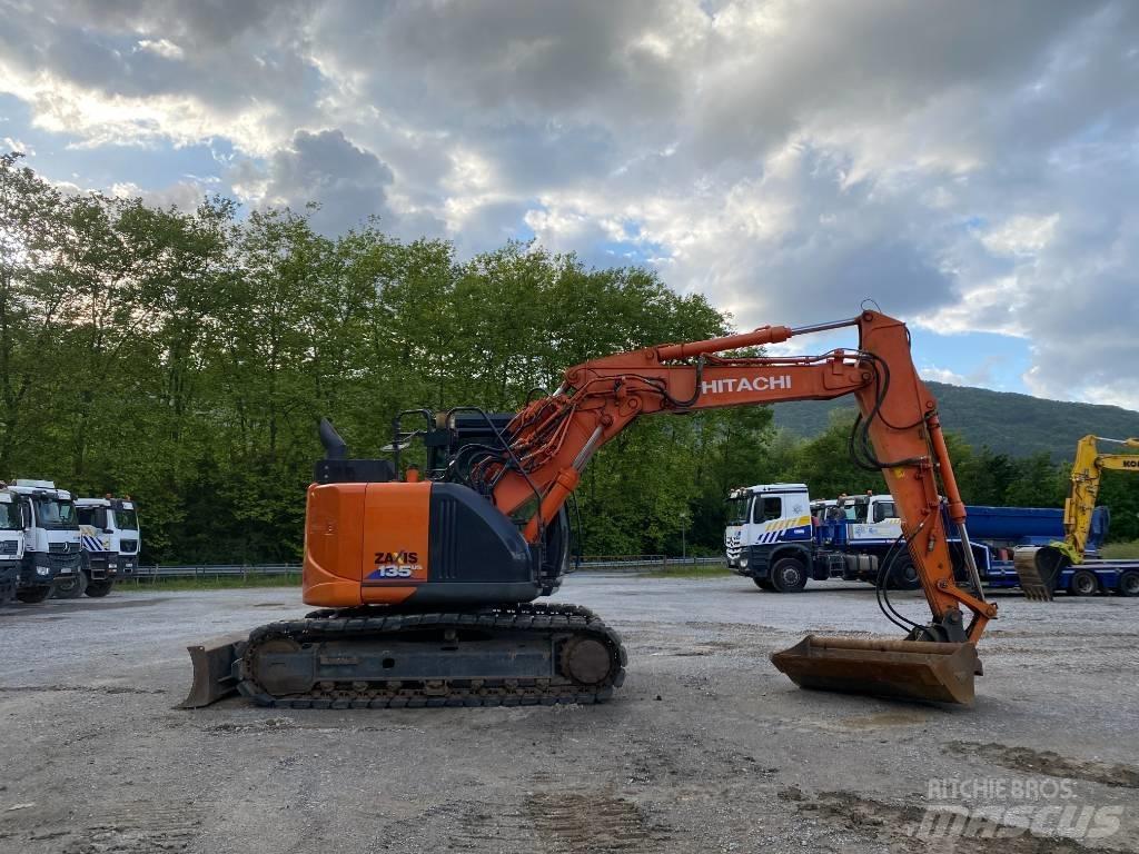 Hitachi ZX 135 US-6 Kāpurķēžu ekskavatori