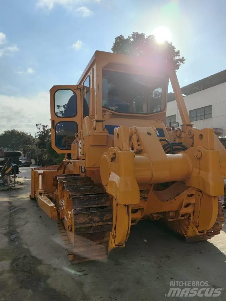 CAT D7G Kāpurķēžu buldozeri
