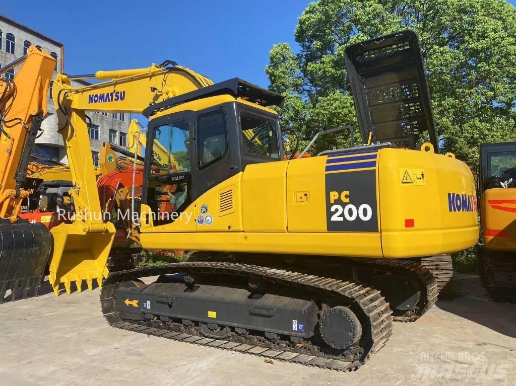 Komatsu PC200 Kāpurķēžu ekskavatori