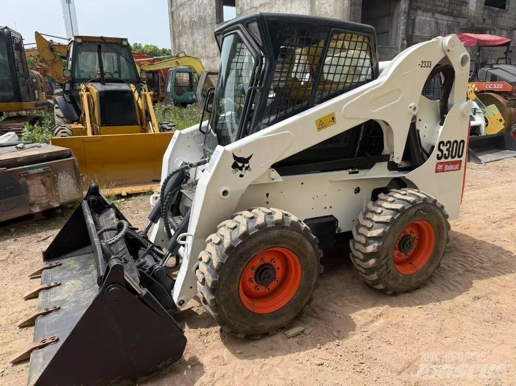 Bobcat S 300 Lietoti riteņu kompaktiekrāvēji
