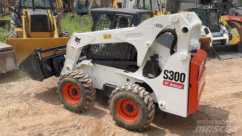 Bobcat S 300 Lietoti riteņu kompaktiekrāvēji