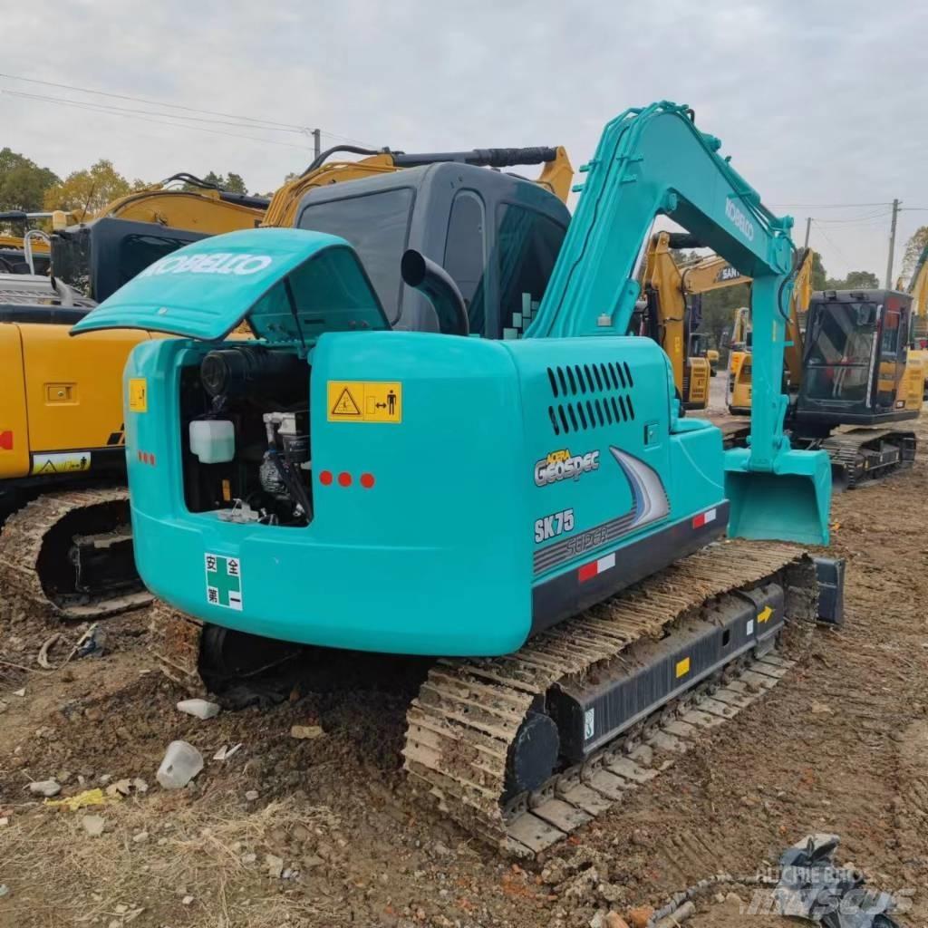 Kobelco SK 75 Kāpurķēžu ekskavatori