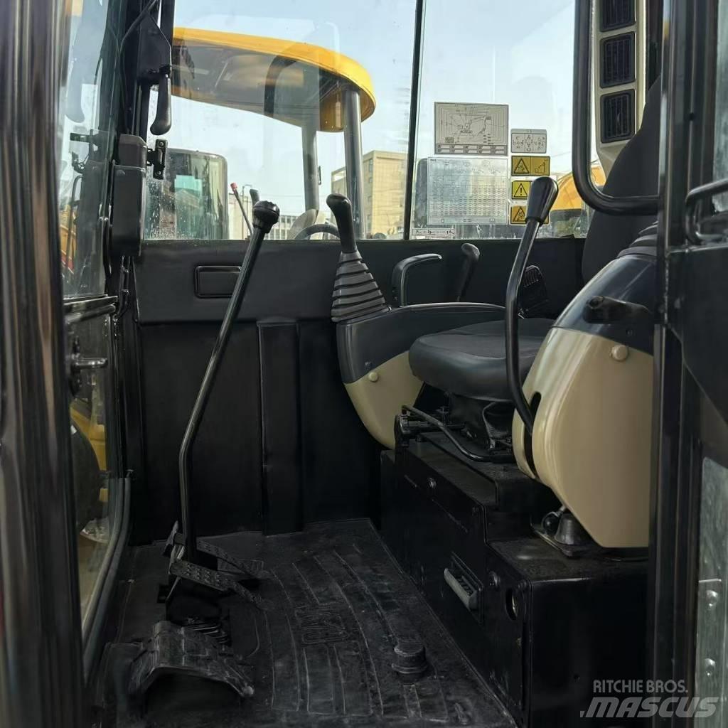 CAT 306E Kāpurķēžu ekskavatori