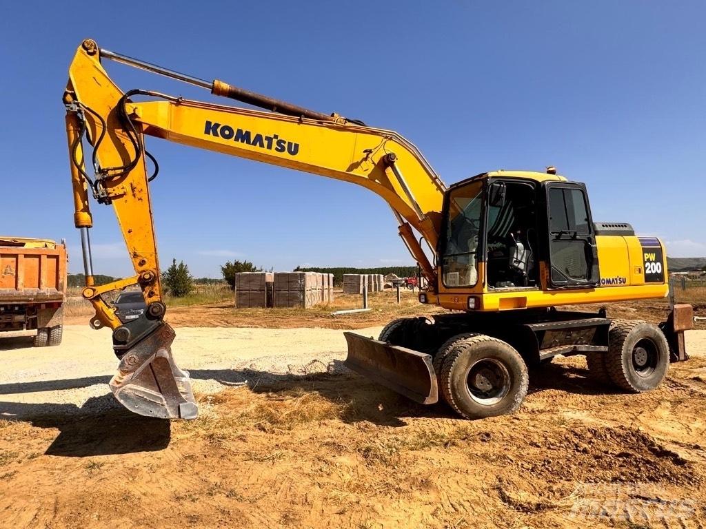 Komatsu PW 200-7K Ekskavatori uz riteņiem