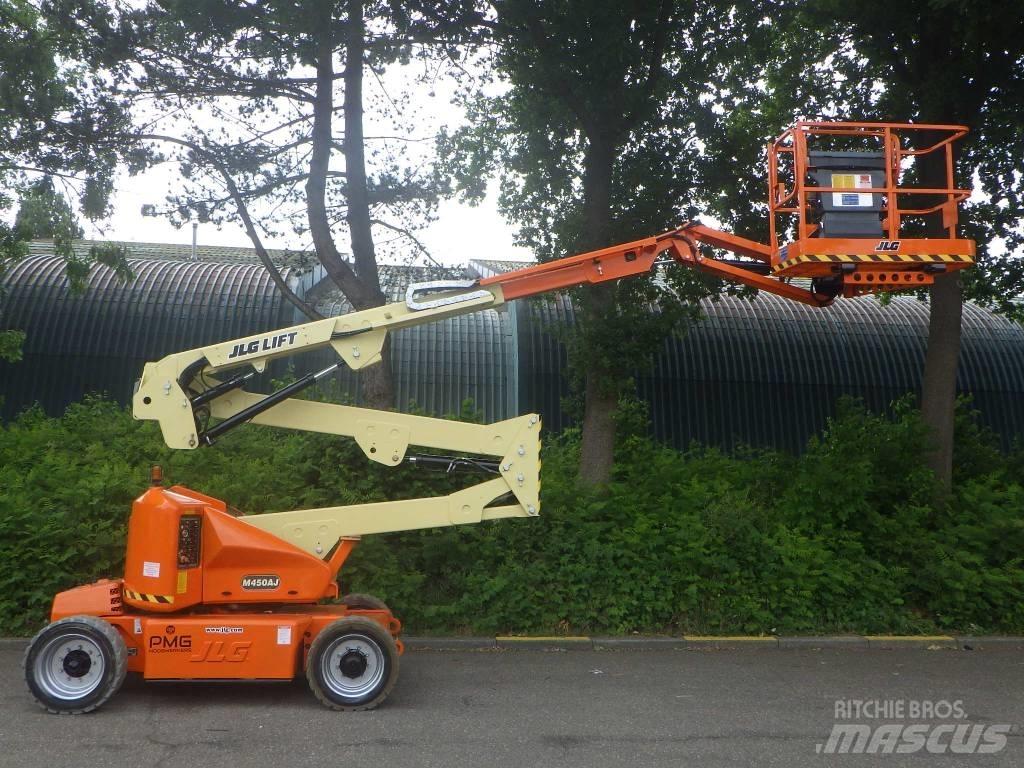 JLG M450AJ Strēles pacēlāji