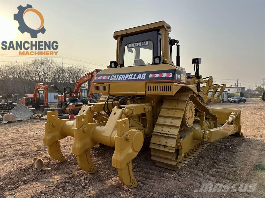 CAT D7R Kāpurķēžu buldozeri