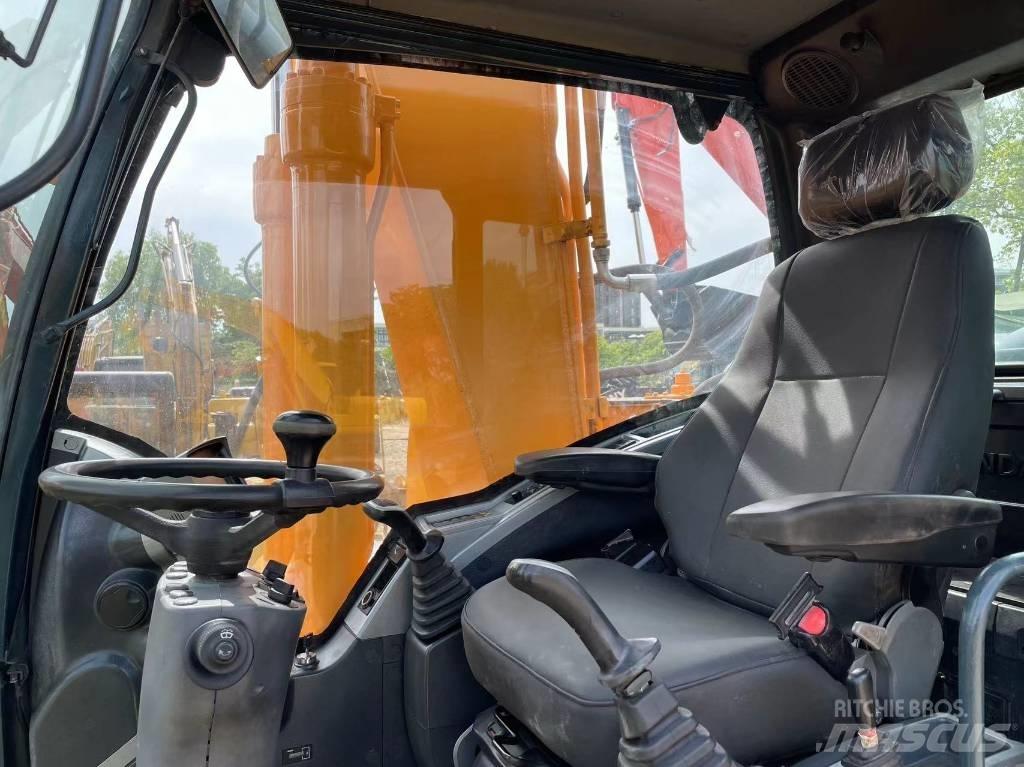 Hyundai R210W-9 Ekskavatori uz riteņiem