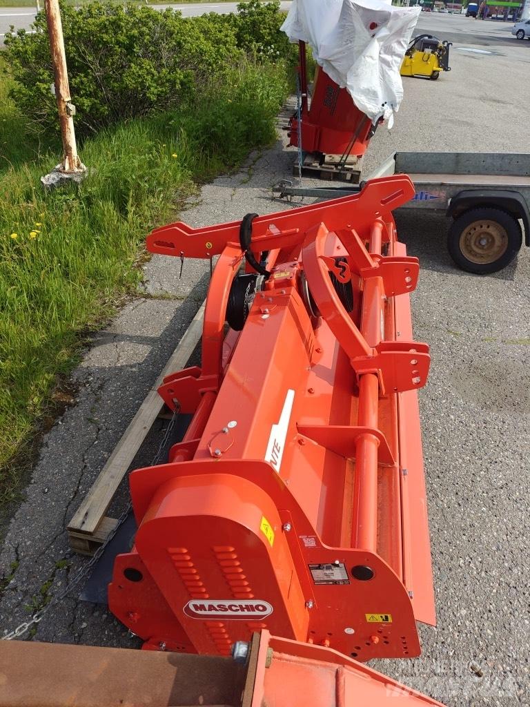 Maschio Bisonte 300 Pļaujmašīnas/pašgājēji