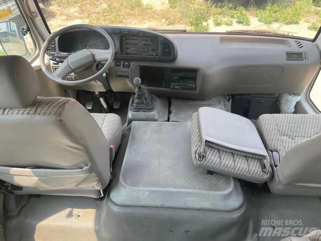 Toyota Coaster Starppilsētu autobusi