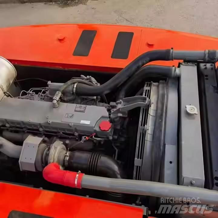 Hitachi ZX350 Kāpurķēžu ekskavatori