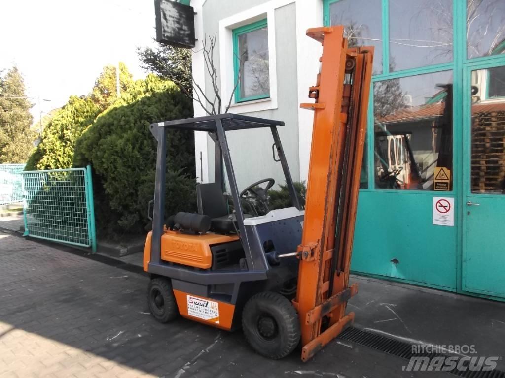 Toyota 3 FD 14 Tehnika ar dīzeļa dzinēju
